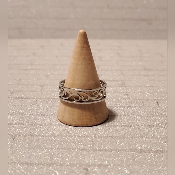 Cool Wave Ring - Picture 1 of 2